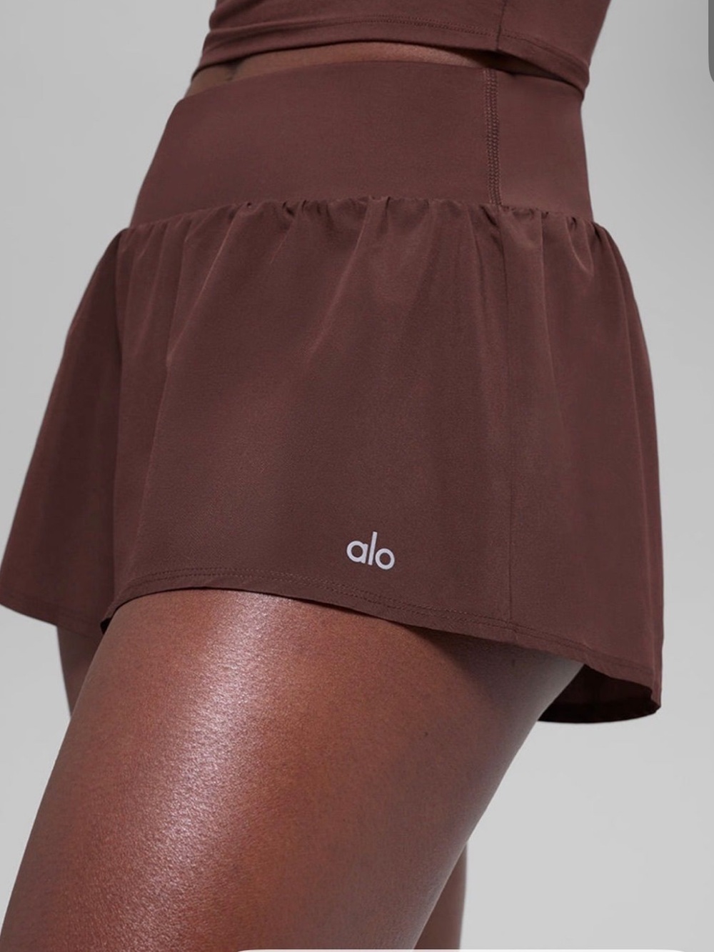 ALO Victory Running Short Brownstone Med
